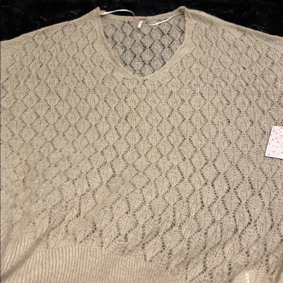 Free People Say Hello Tunic Sweater. - Picture 5 of 14